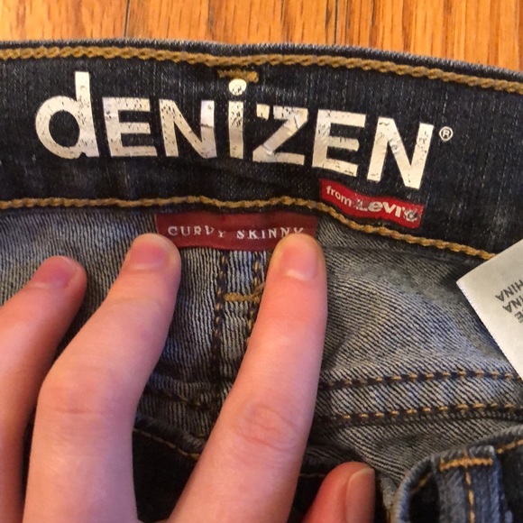Denizen by Levi’s Curvy Skinny Jeans, size 4 - Picture 2 of 3